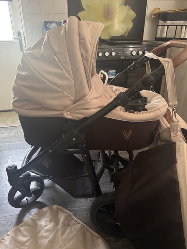 Venicci pram good used - in,